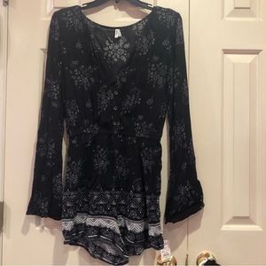 Mudd Romper button down Bell Sleeve size Small black